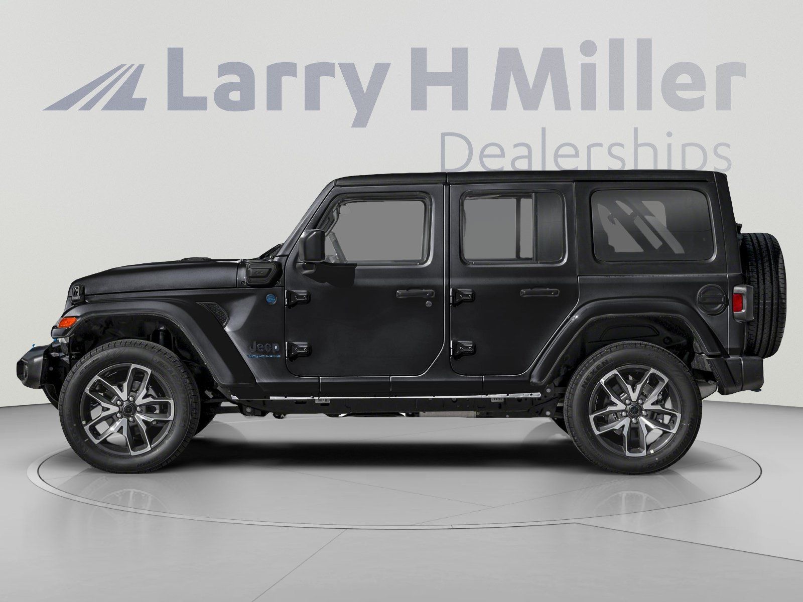 Used 2024 Jeep Wrangler Unlimited Rubicon 4xe w/ Capability Package AWD/4WD image 3
