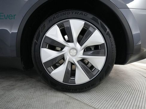 Used 2023 Tesla Model Y Long Range AWD/4WD image 9