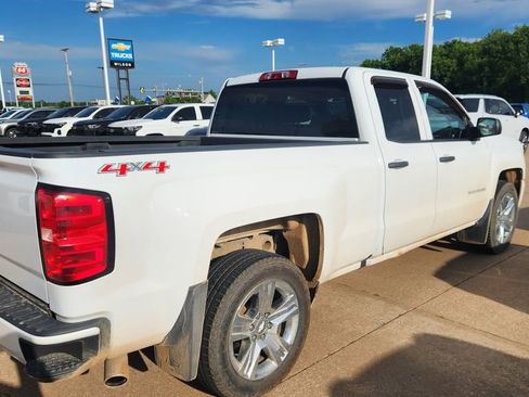 Used 2017 Chevrolet Silverado 1500 Custom w/ Custom Convenience Package AWD/4WD image 4