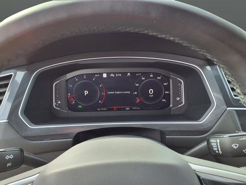 Used 2024 Volkswagen Tiguan SEL R-Line image 27