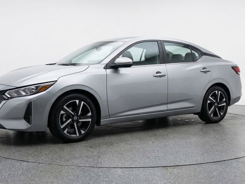 Used 2025 Nissan Sentra SV FWD image 3