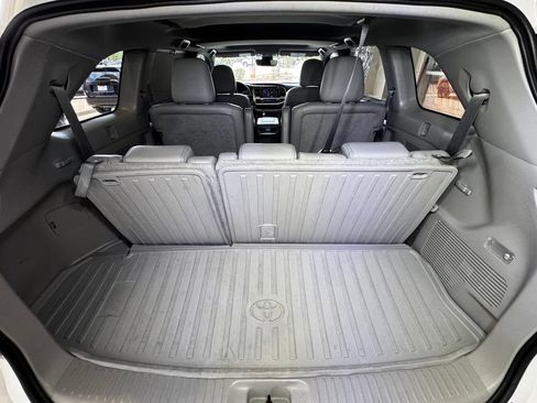 Used 2018 Toyota Highlander XLE FWD image 61
