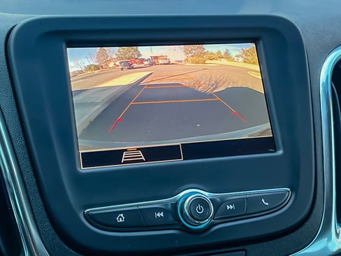 Used 2022 Chevrolet Equinox LS w/ LS Convenience Package image 26