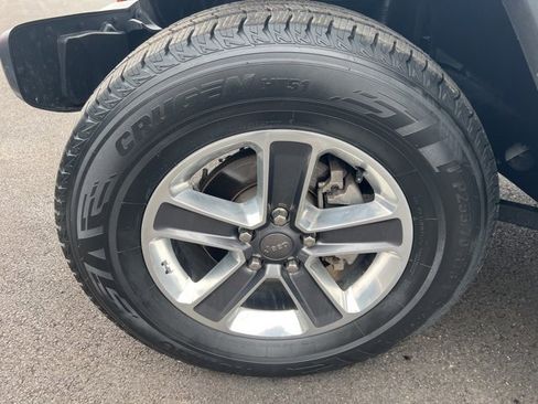 Used 2021 Jeep Wrangler Unlimited Sahara image 38