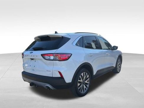 Used 2022 Ford Escape Titanium w/ Class II Trailer Tow Package image 2