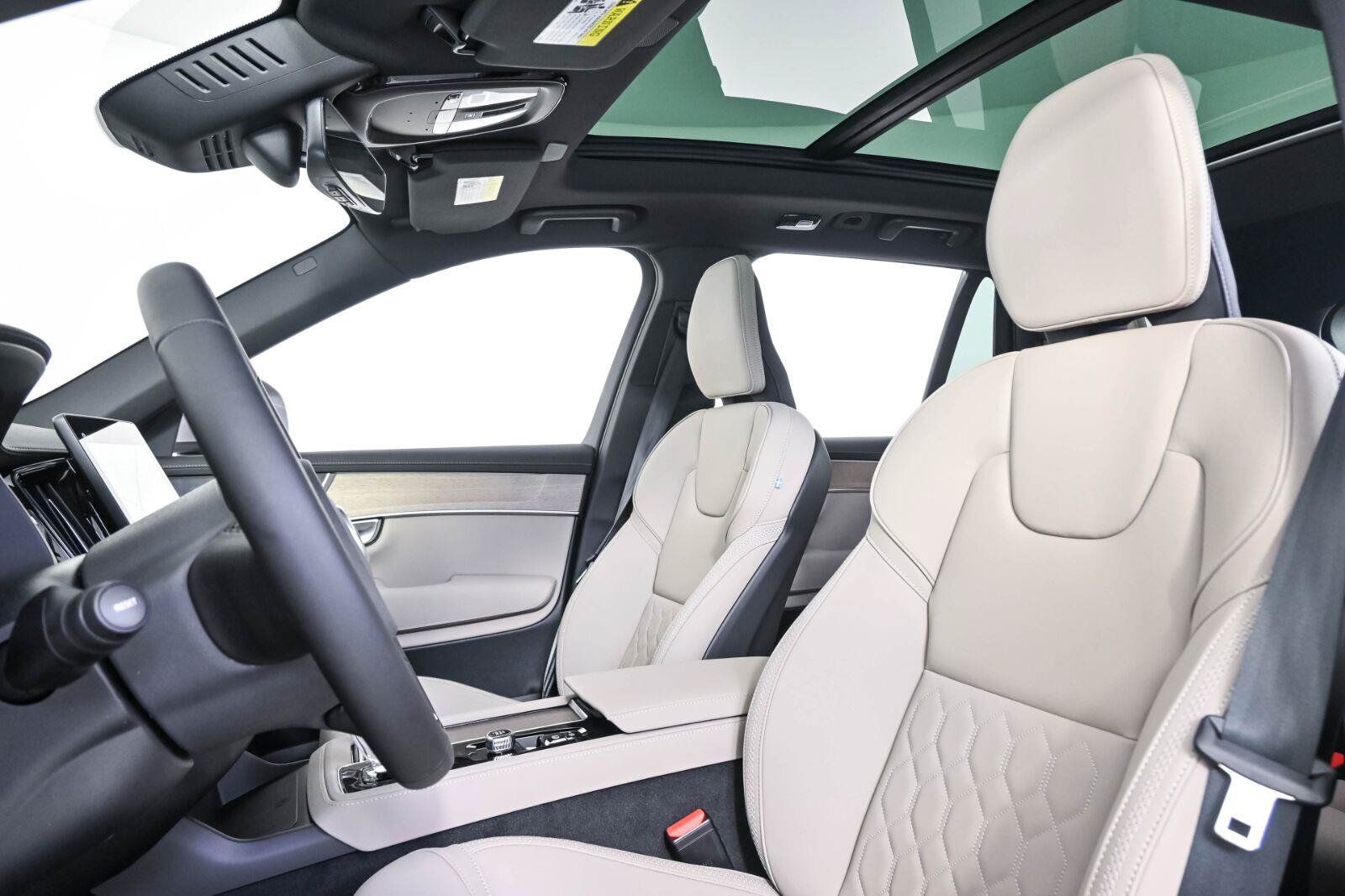 New 2026 Volvo XC90 T8 Core w/ Protection Package Premier AWD/4WD image 5