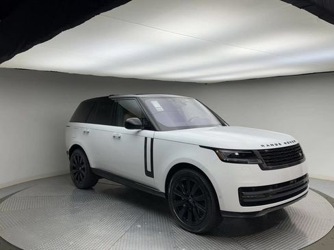 Used 2023 Land Rover Range Rover SE AWD/4WD image 2