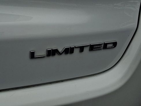 Used 2022 Jeep Compass Limited image 30