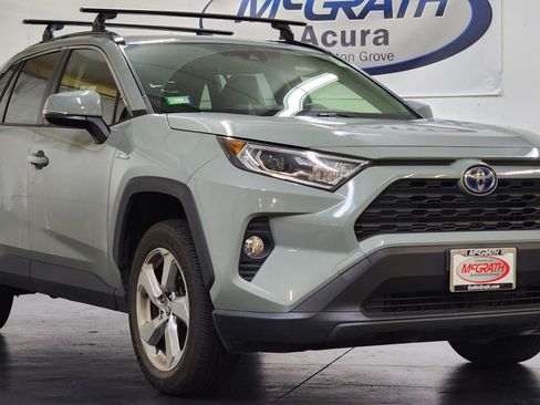 Used 2021 Toyota RAV4 XLE Premium AWD/4WD image 2