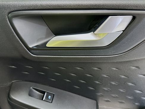 Used 2020 Ford Escape SE image 30