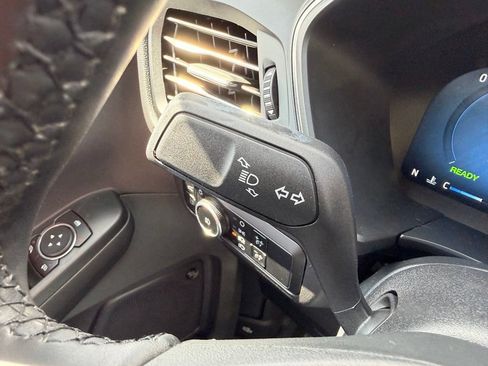 Used 2024 Ford Escape Platinum w/ Premium Technology Package AWD/4WD image 19