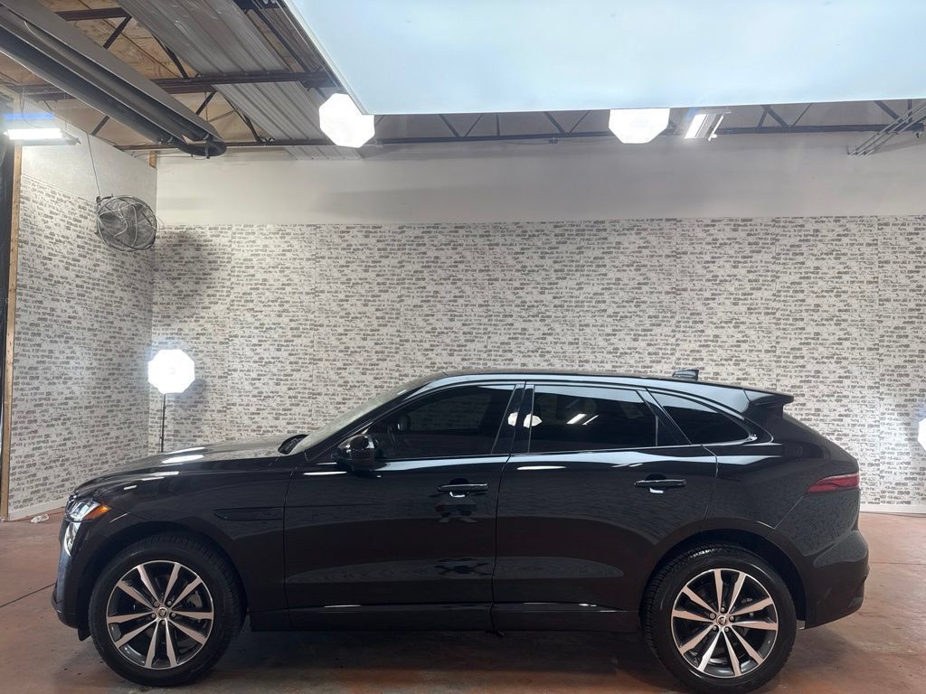 Used 2025 Jaguar F-PACE R-Dynamic S AWD/4WD image 4