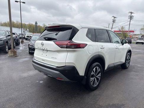 Used 2023 Nissan Rogue SV AWD/4WD image 2