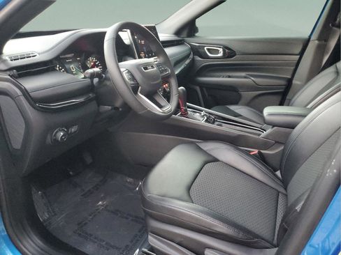 Used 2026 Jeep Compass Latitude image 19