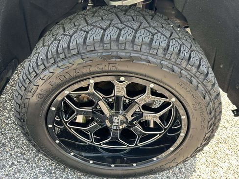 Used 2020 Chevrolet Silverado 1500 LT AWD/4WD image 26