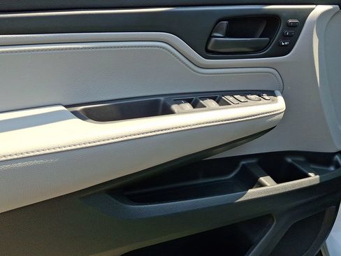 Used 2024 Honda Odyssey EX-L image 12