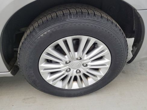 Used 2015 Chrysler Town & Country Touring-L w/ Driver Convenience Group FWD image 31