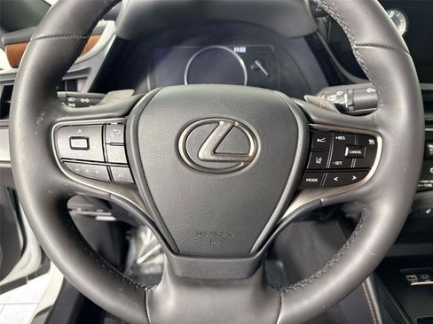 Used 2023 Lexus ES 350 w/ Premium Package FWD image 17