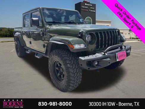 Used 2021 Jeep Gladiator Sport AWD/4WD image 7
