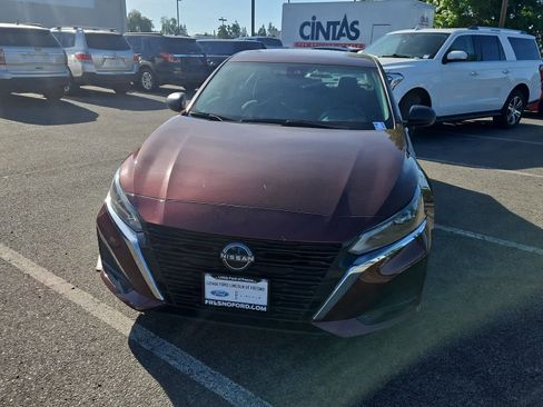 Used 2024 Nissan Altima 2.5 SV image 4