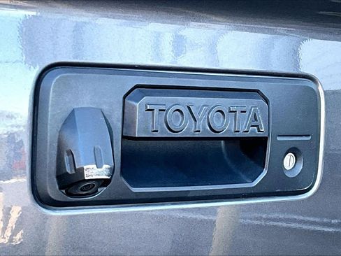 Used 2018 Toyota Tundra Limited image 31