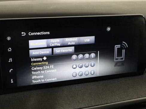 Used 2025 Nissan Kicks SV FWD image 32
