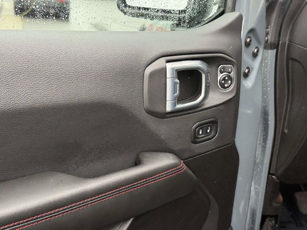 Used 2026 Jeep Wrangler Unlimited Rubicon AWD/4WD image 33