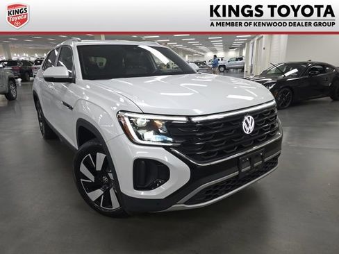 Used 2025 Volkswagen Atlas Cross Sport SEL AWD/4WD image 1