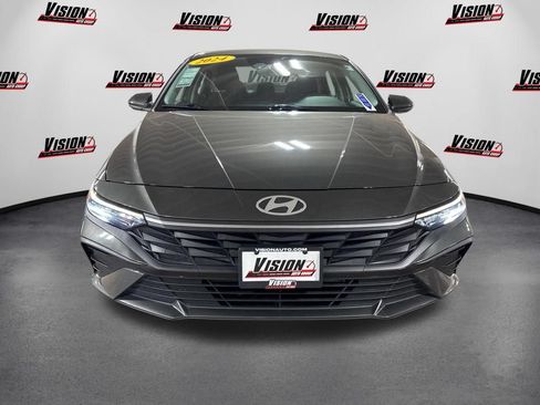 Used 2024 Hyundai Elantra SEL FWD image 2
