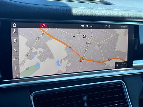 Used 2021 Porsche Panamera RWD image 31