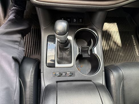 Used 2018 Toyota Highlander Limited Platinum image 23