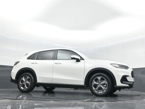 Certified 2026 Honda HR-V LX image 29