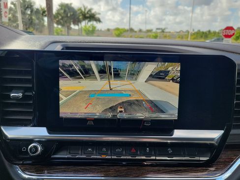 Used 2023 GMC Sierra 1500 Elevation image 11