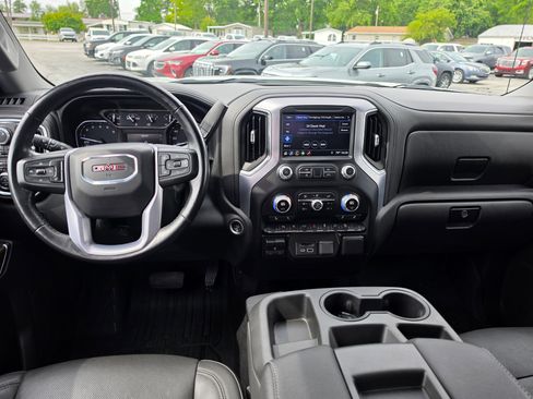 Used 2019 GMC Sierra 1500 SLT w/ Driver Alert Package I AWD/4WD image 9
