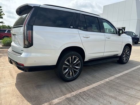 Used 2024 Cadillac Escalade Sport AWD/4WD image 4