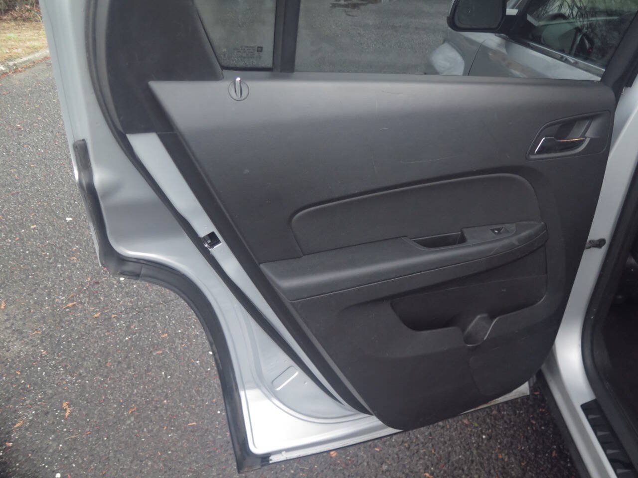 Used 2010 GMC Terrain SLE FWD image 22