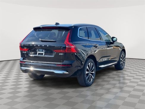 Certified 2023 Volvo XC60 B5 Plus w/ Climate Package image 4