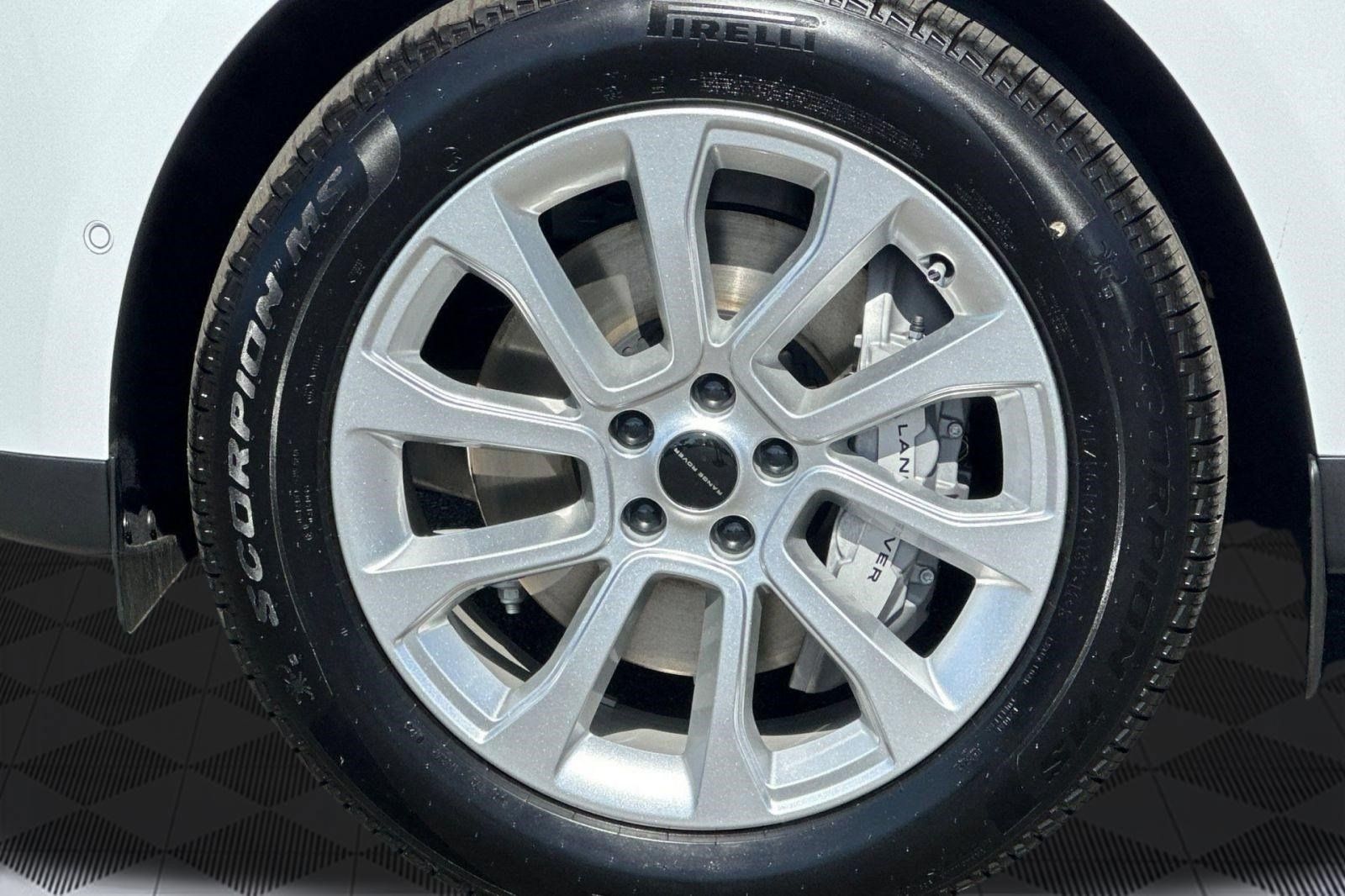 New 2026 Land Rover Range Rover Sport SE AWD/4WD image 8