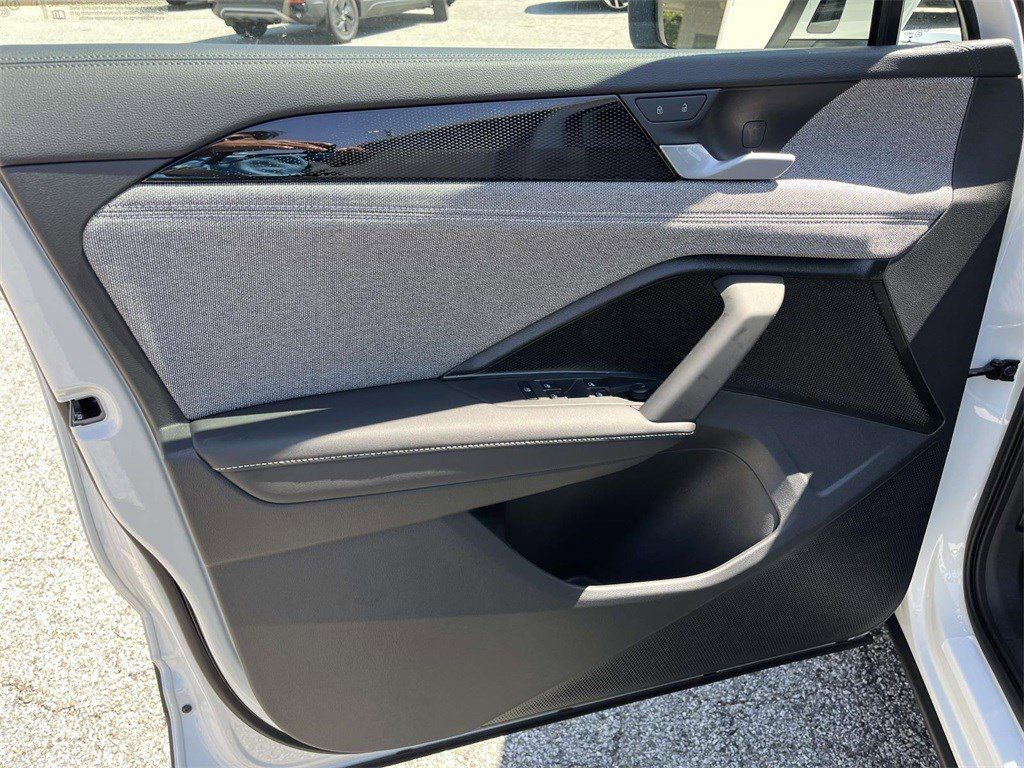 Certified 2025 Volkswagen Tiguan S FWD image 18