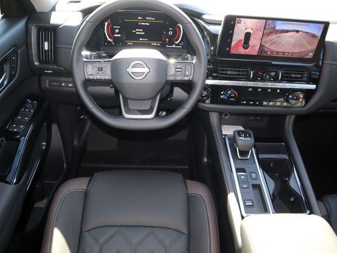 New 2026 Nissan Pathfinder Platinum image 12