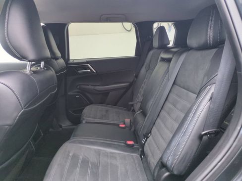 Used 2025 Mitsubishi Outlander SE AWD/4WD image 25