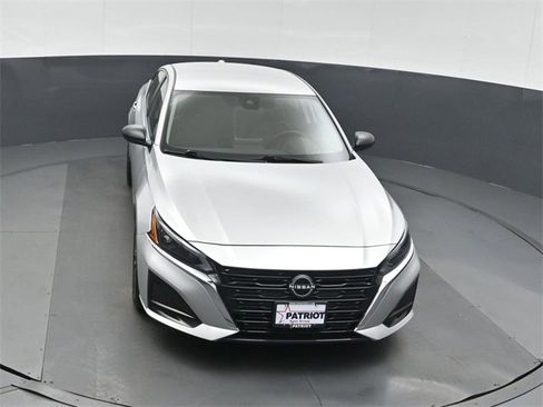 Used 2025 Nissan Altima 2.5 SV image 36