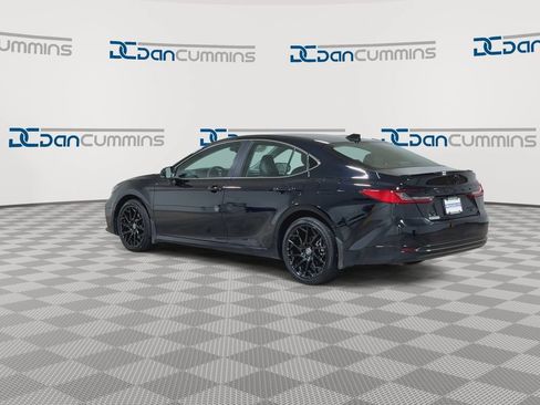 Used 2026 Toyota Camry XLE AWD/4WD image 6