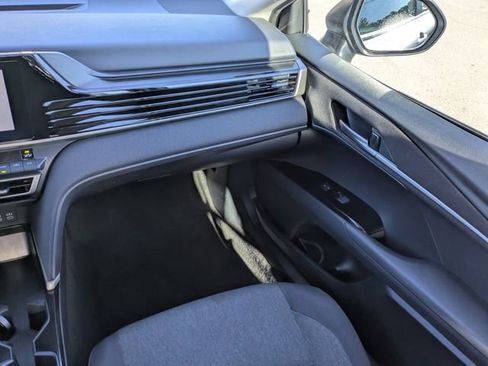 Used 2025 Toyota Camry LE image 16