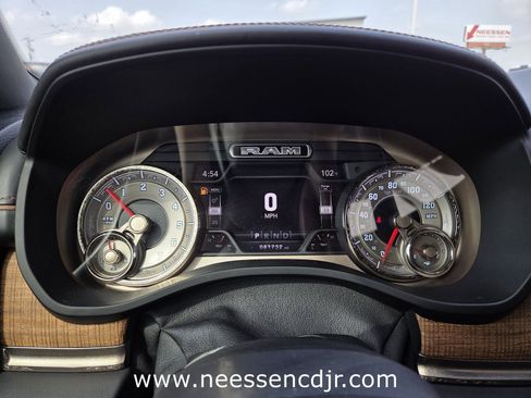 Used 2019 RAM 1500 Limited AWD/4WD image 10