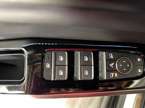 Used 2024 Nissan Pathfinder Platinum w/ Lighting Package (N93) AWD/4WD image 11