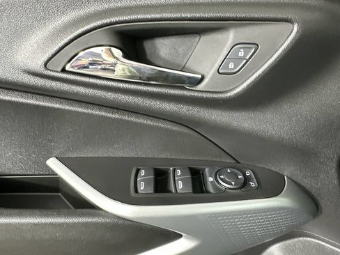 Used 2025 Chevrolet Trax RS w/ Driver Confidence Package FWD image 24