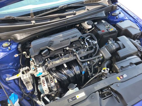Used 2025 Hyundai Elantra Limited FWD image 31