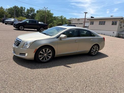 Used 2013 Cadillac XTS Luxury w/ Driver Awareness Package FWD image 2