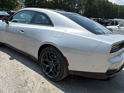 Used 2024 Dodge Charger Daytona R/T w/ Plus Group AWD/4WD image 10